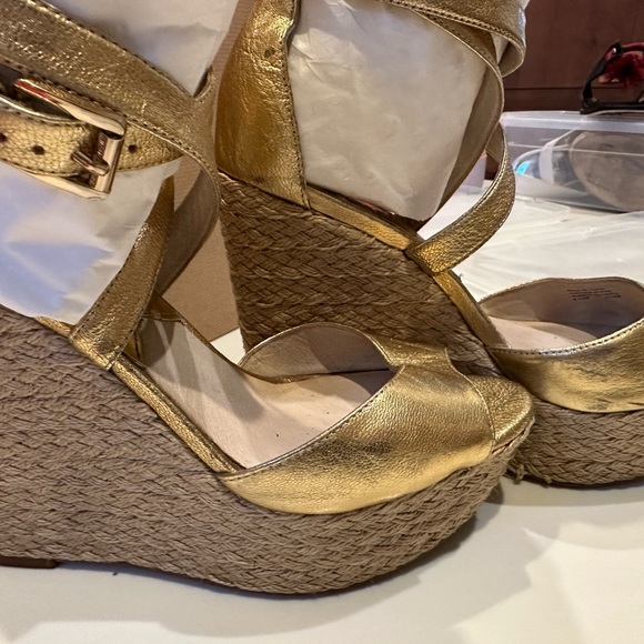 Michael Kors - Picture 2 of 2